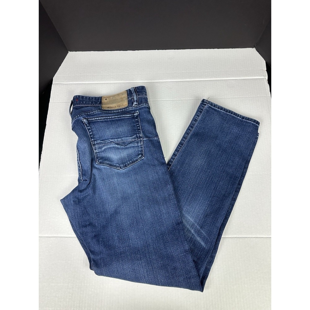 Robert Graham Jeans Men's Sz 35x30 Blue  Denim Straight Leg EUC